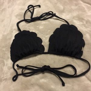Victoria Secret sz med scallop bathing suit top